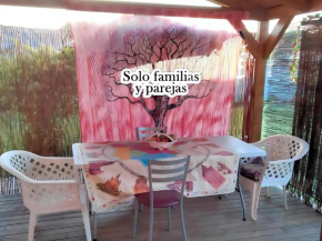 Cabaña de Madera con Terraza y Jardín